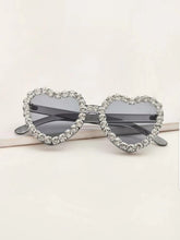 Load image into Gallery viewer, Sweetheart Sunglasses
