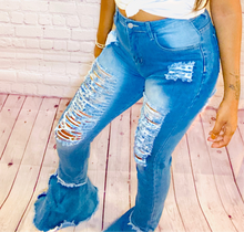 Load image into Gallery viewer, Wendy | Flare Jeans
