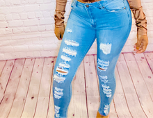 Load image into Gallery viewer, Carina | Distressed Jeans
